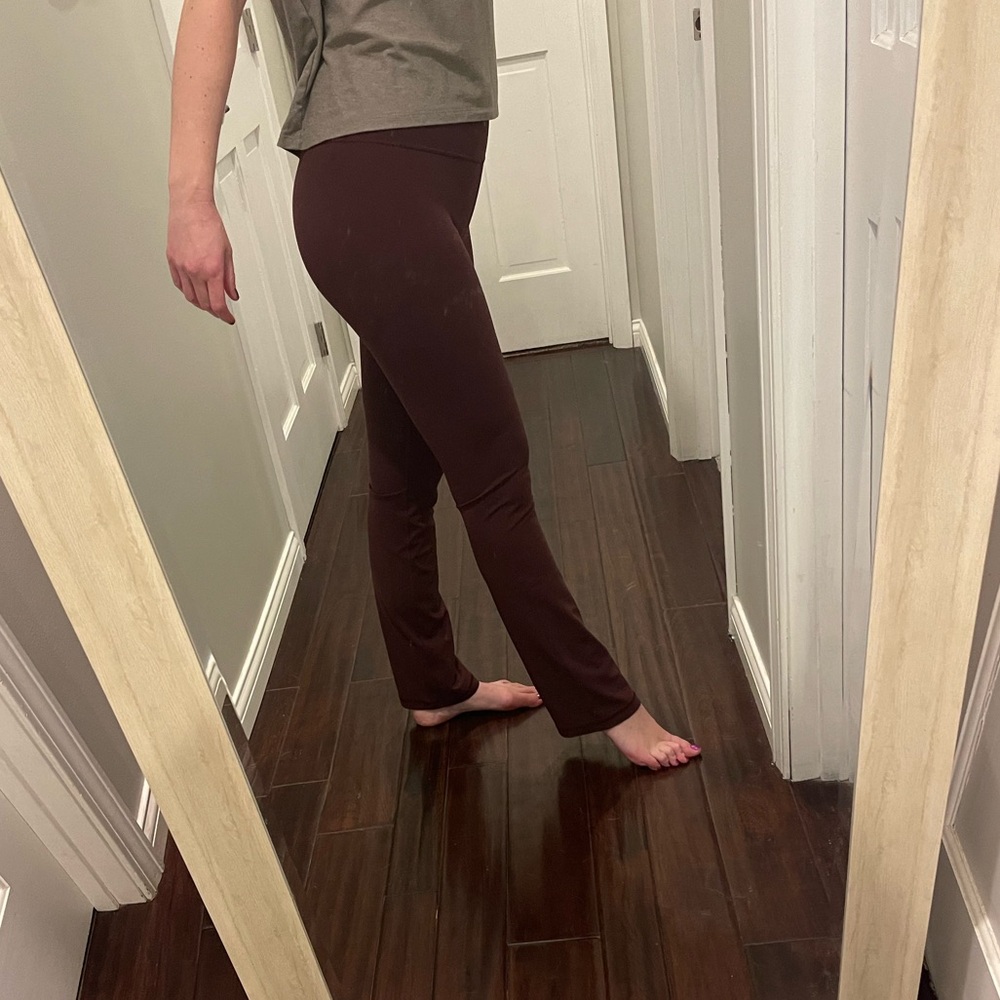 Athleta Salutation boot cut leggings in Cabernet - Picture 5 of 9